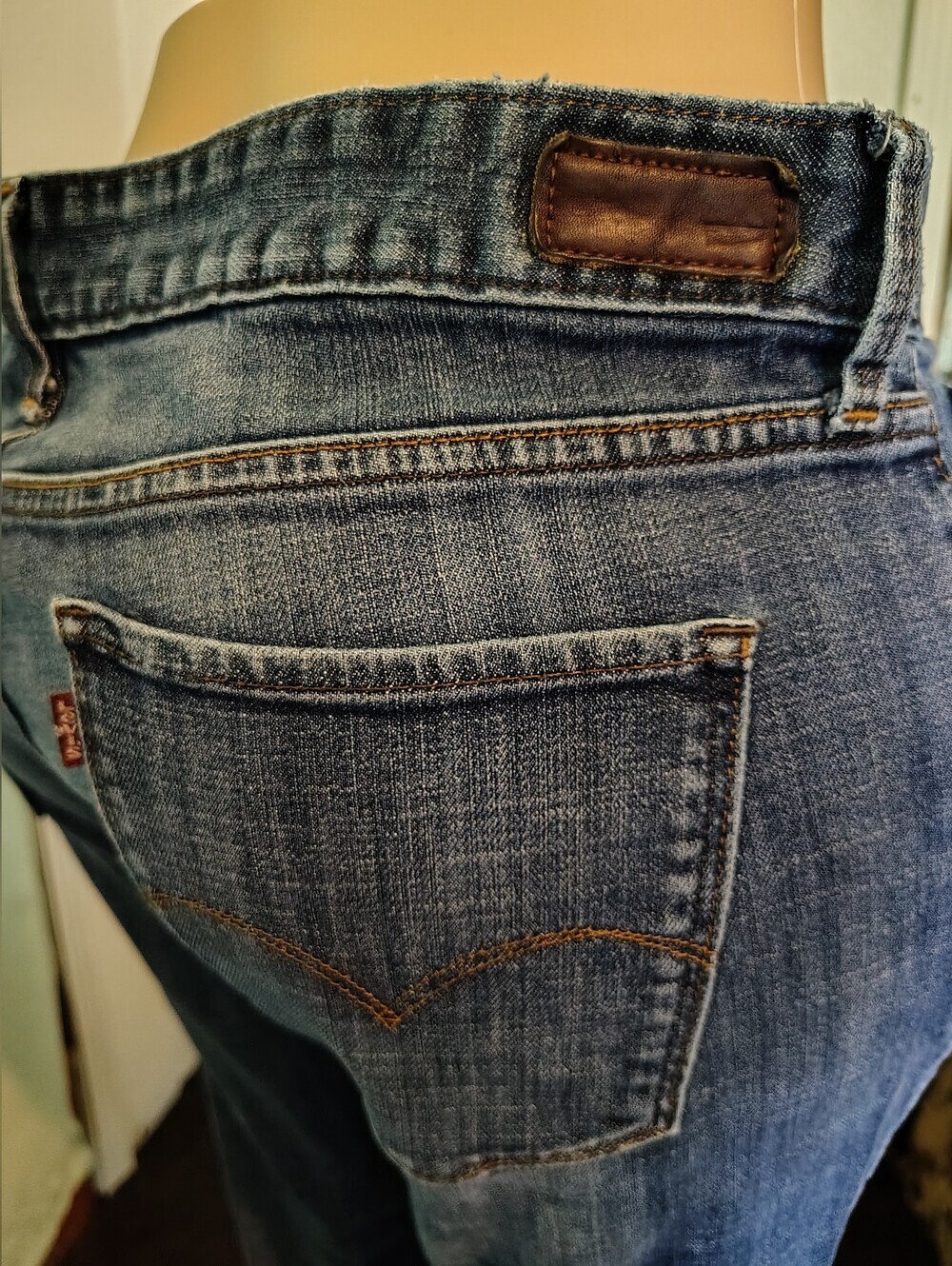 Levi's Dark Blue Bootcut Denim Jeans Women 14R / W32 Red Tab Leather Label - Picture 6 of 8